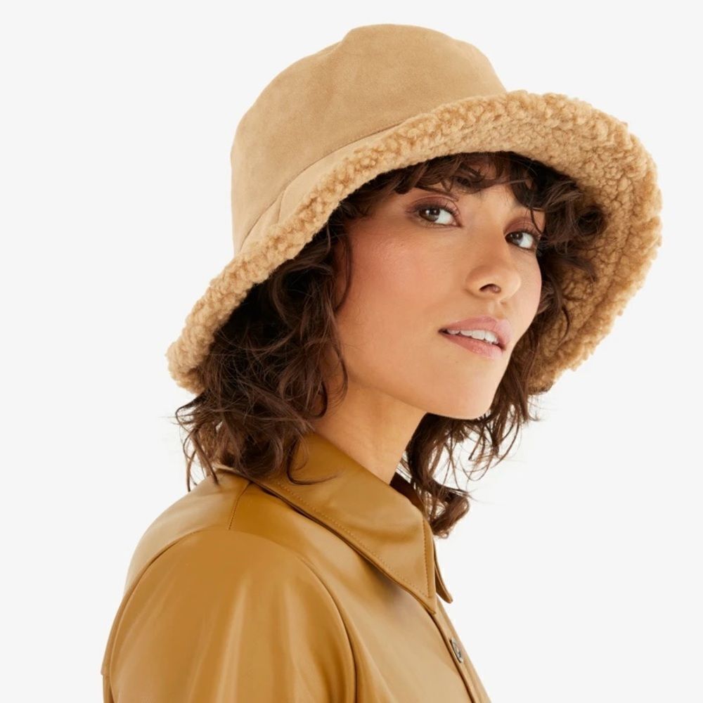 Virginia Wolf Reversible Sherpa & Faux Suede Tan Bucket Hat. New in Package.
